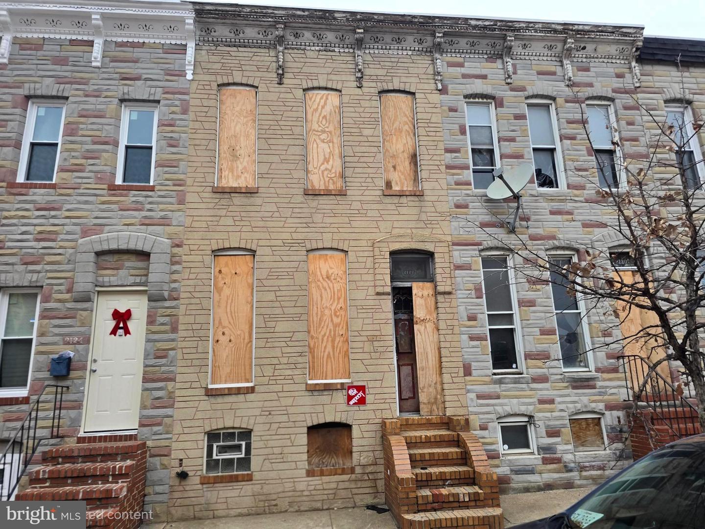 2122 Ashton St Property Photo 1