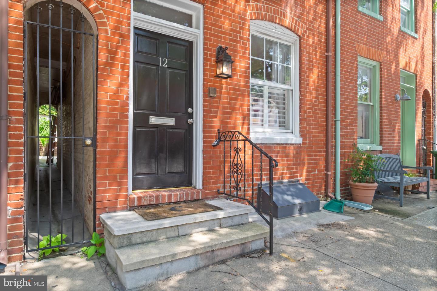 12 E HENRIETTA ST E Property Photo 1