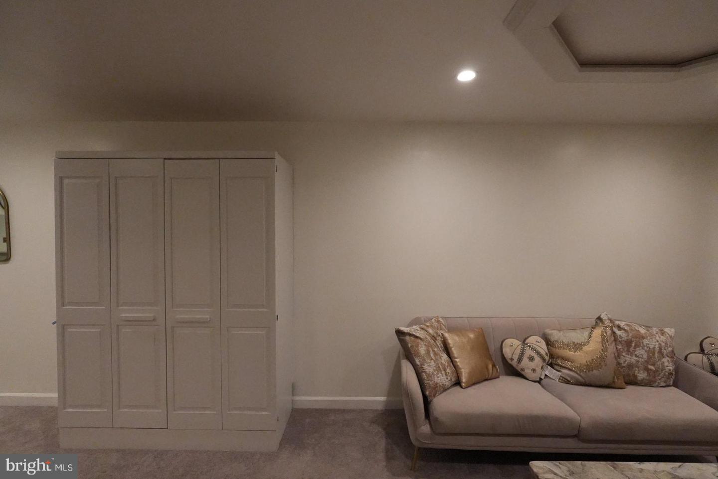 100 Harborview Dr #306 Property Photo 8
