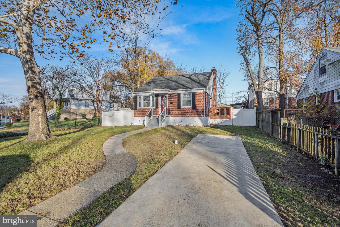 6303 MOYER AVE Property Photo 1