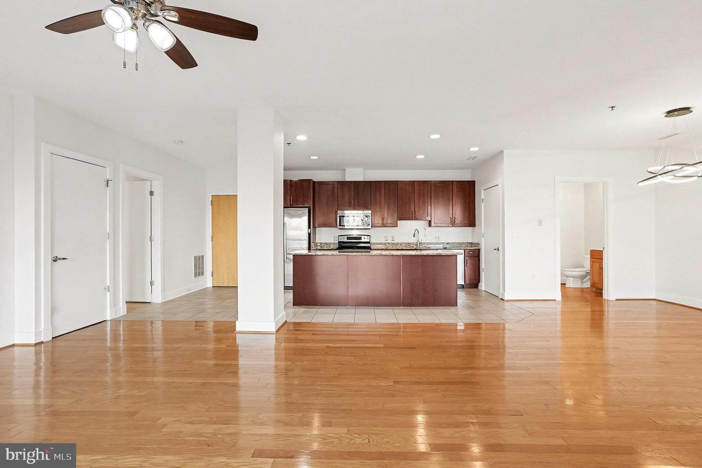 2772 LIGHTHOUSE PT E #201 Property Photo 1