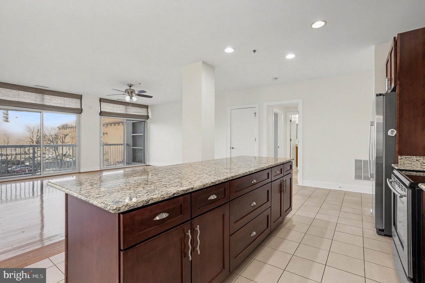 2772 Lighthouse Pt E #201 Property Photo 5