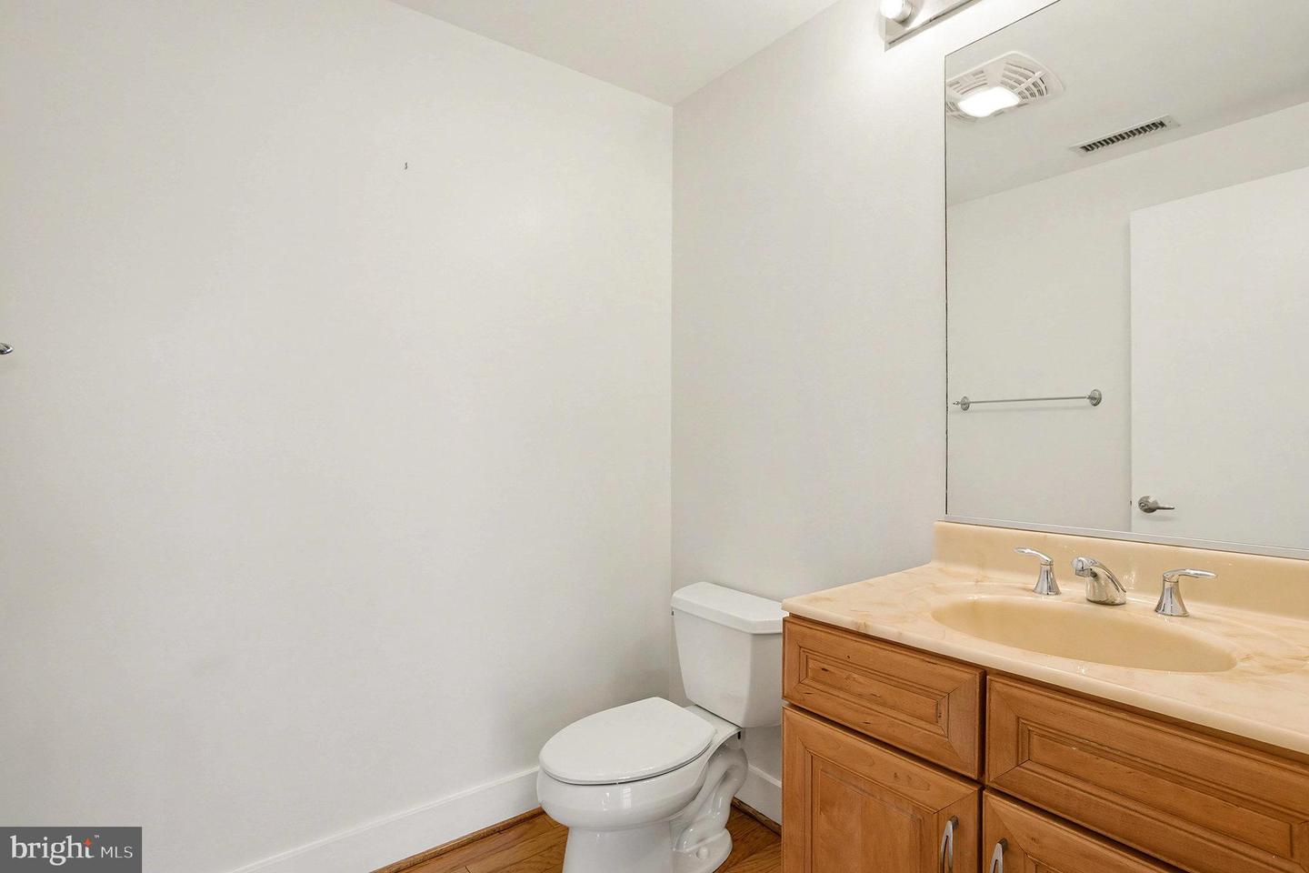 2772 Lighthouse Pt E #201 Property Photo 13