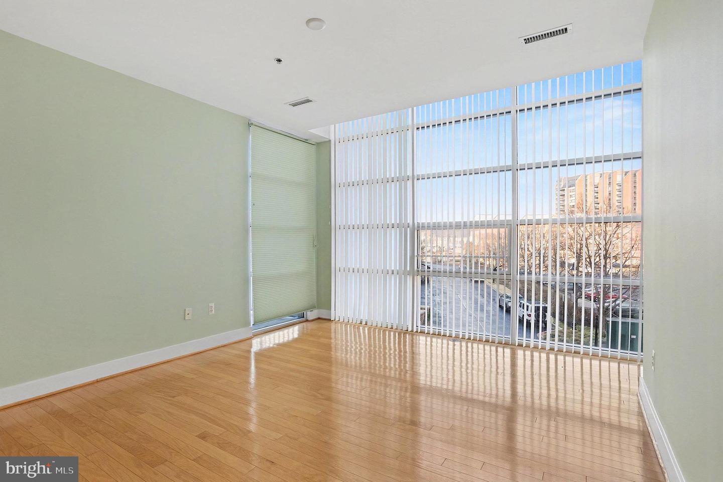 2772 Lighthouse Pt E #201 Property Photo 27