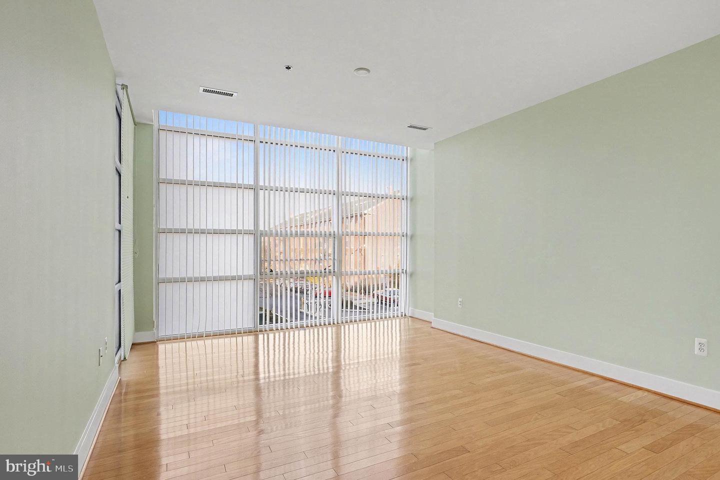 2772 Lighthouse Pt E #201 Property Photo 28