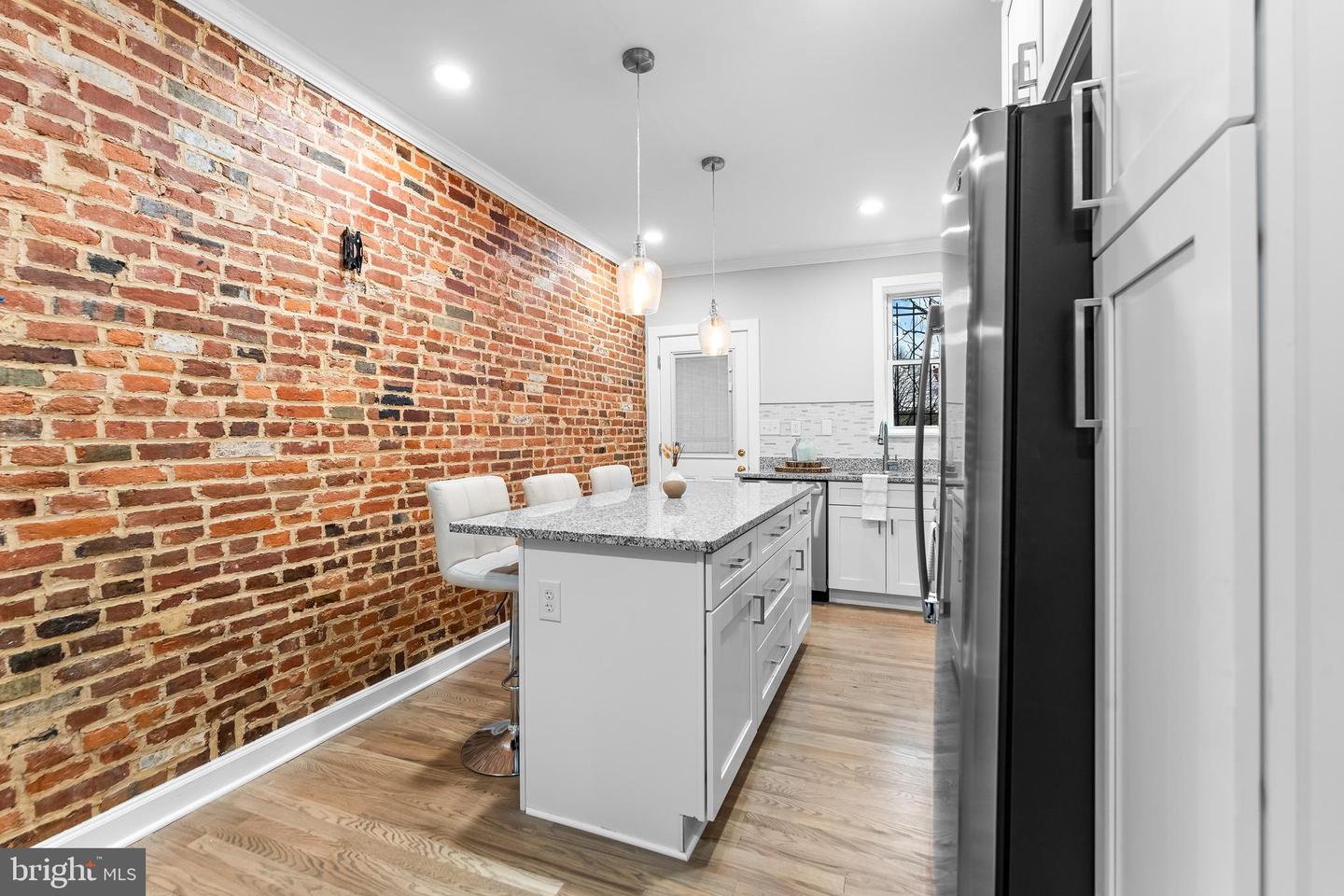 1003 W Fayette St Property Photo 34