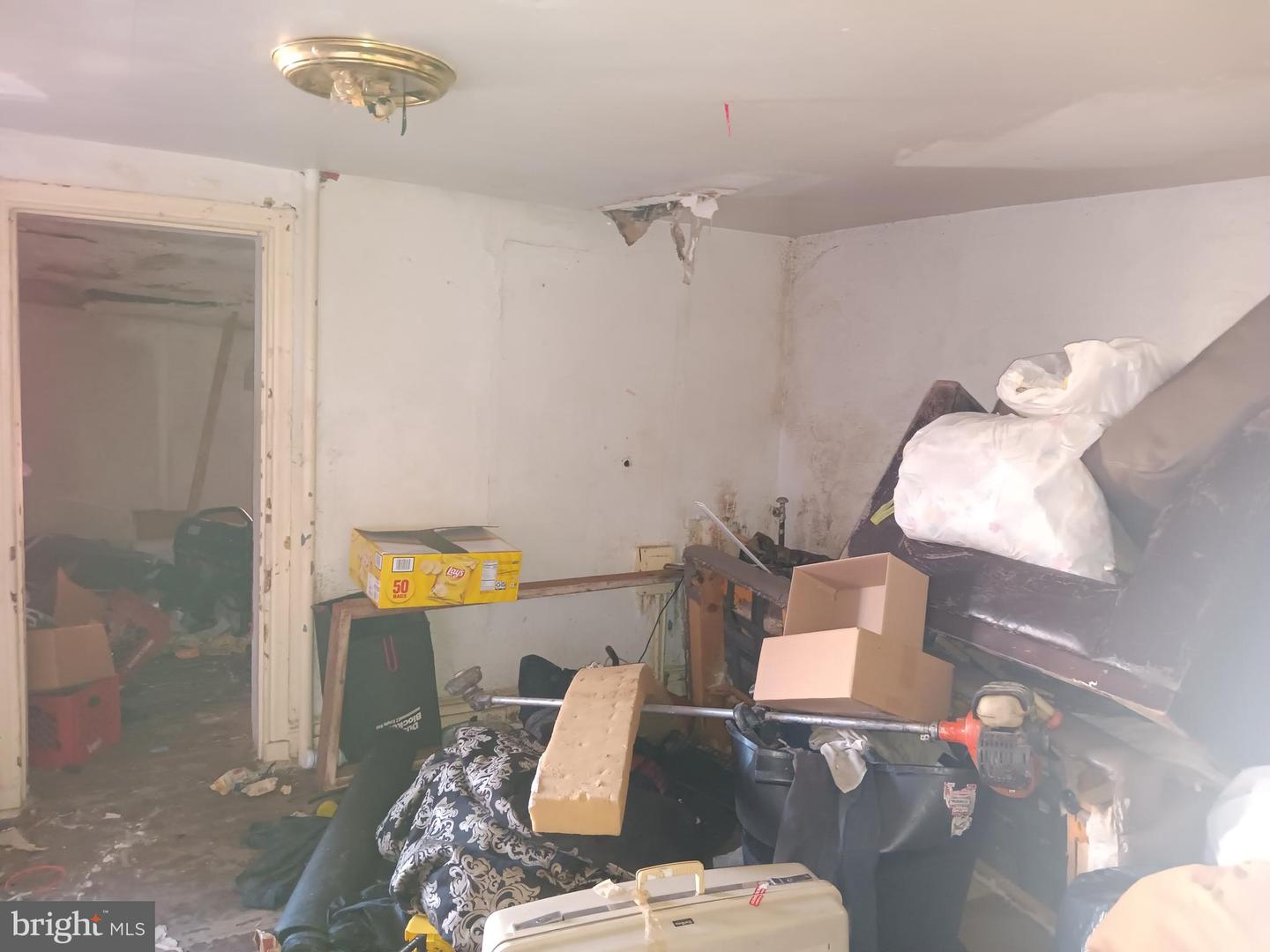 1302 N Spring St Property Photo 2