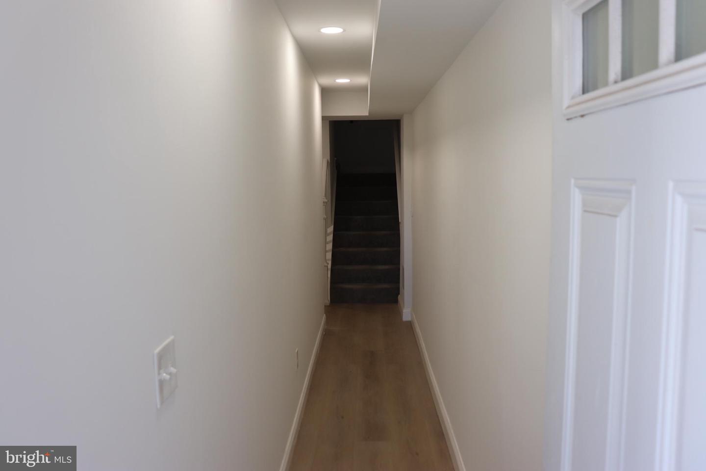 1707 Marshall St Property Photo 5