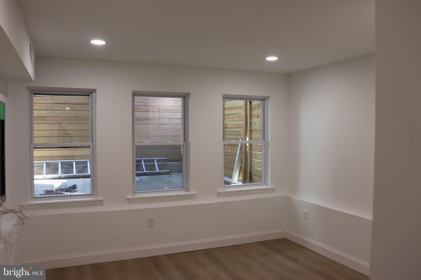 1707 Marshall St Property Photo 7