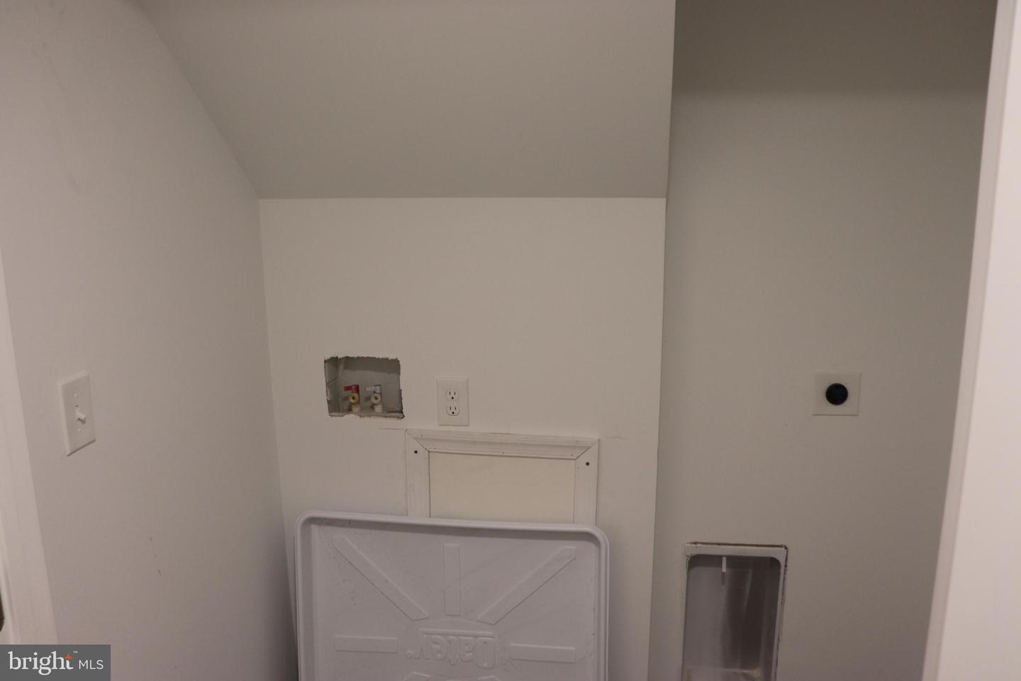 1707 Marshall St Property Photo 11