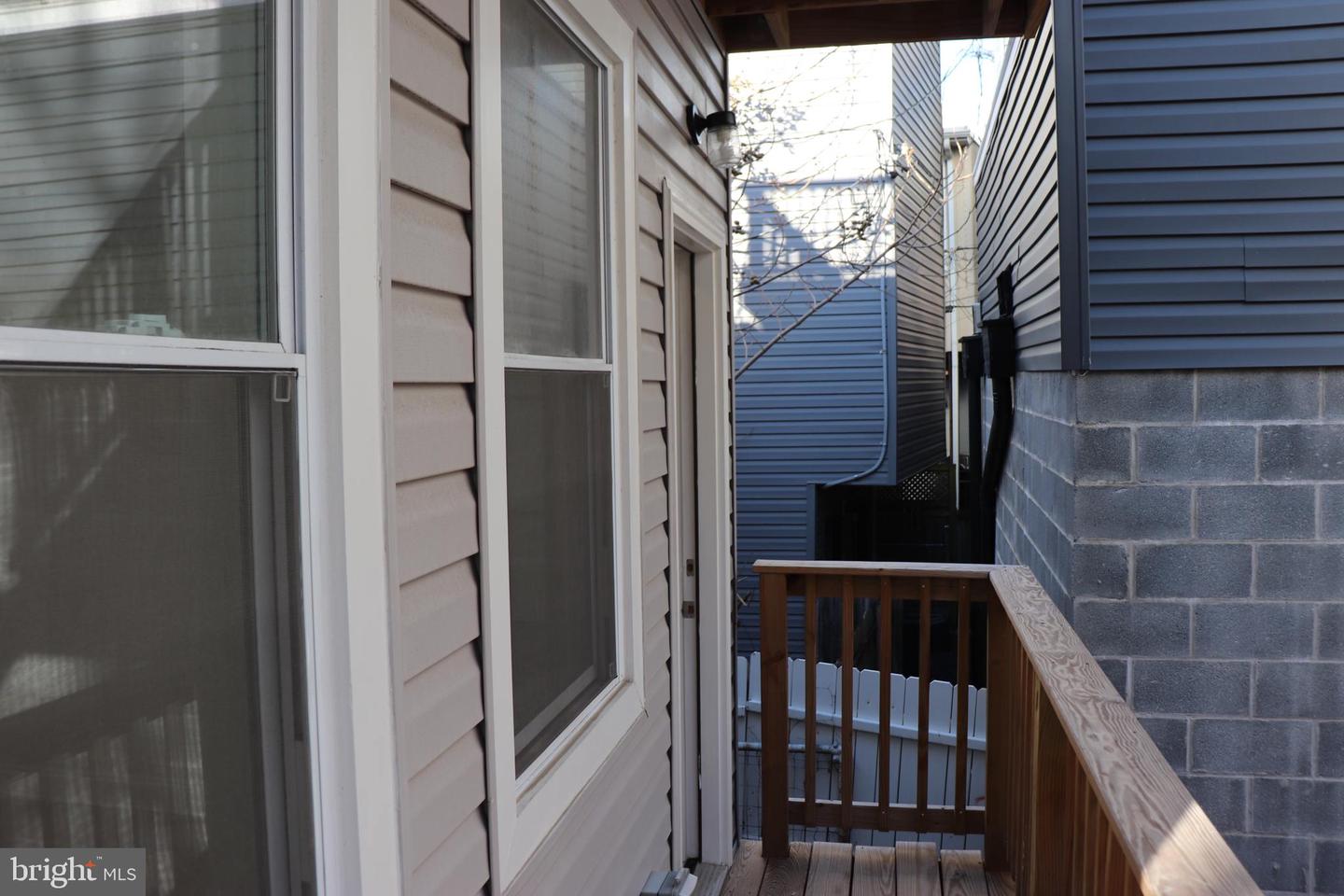 1707 Marshall St Property Photo 16