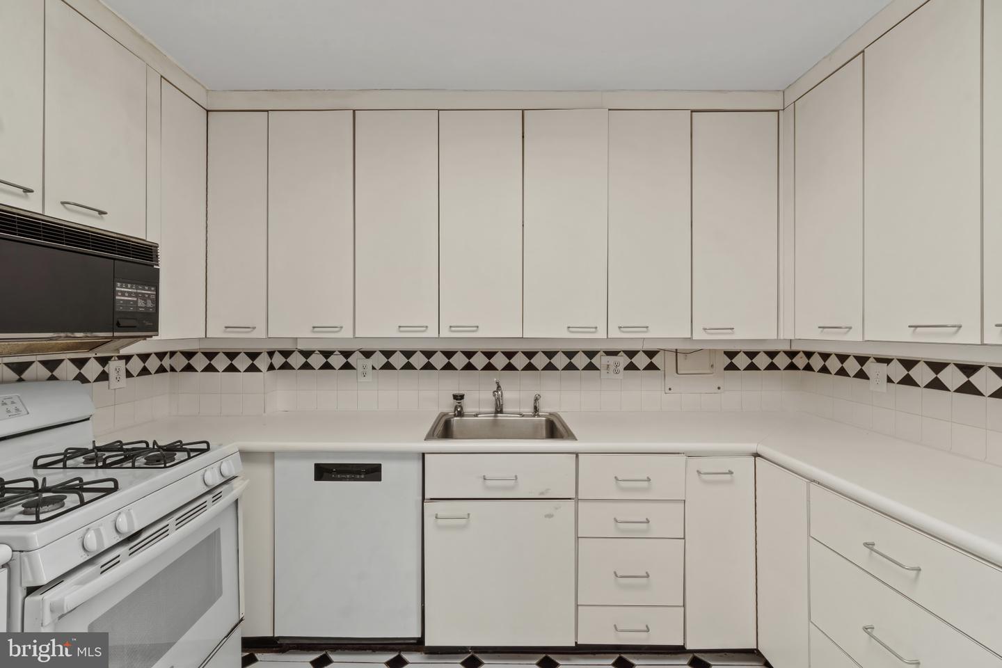 7121 Park Heights Ave #603 Property Photo 10