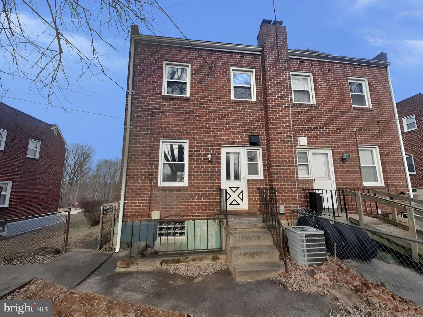 5619 Wesley Ave Property Photo 3