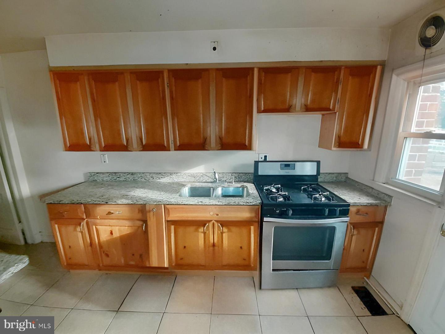5619 Wesley Ave Property Photo 8