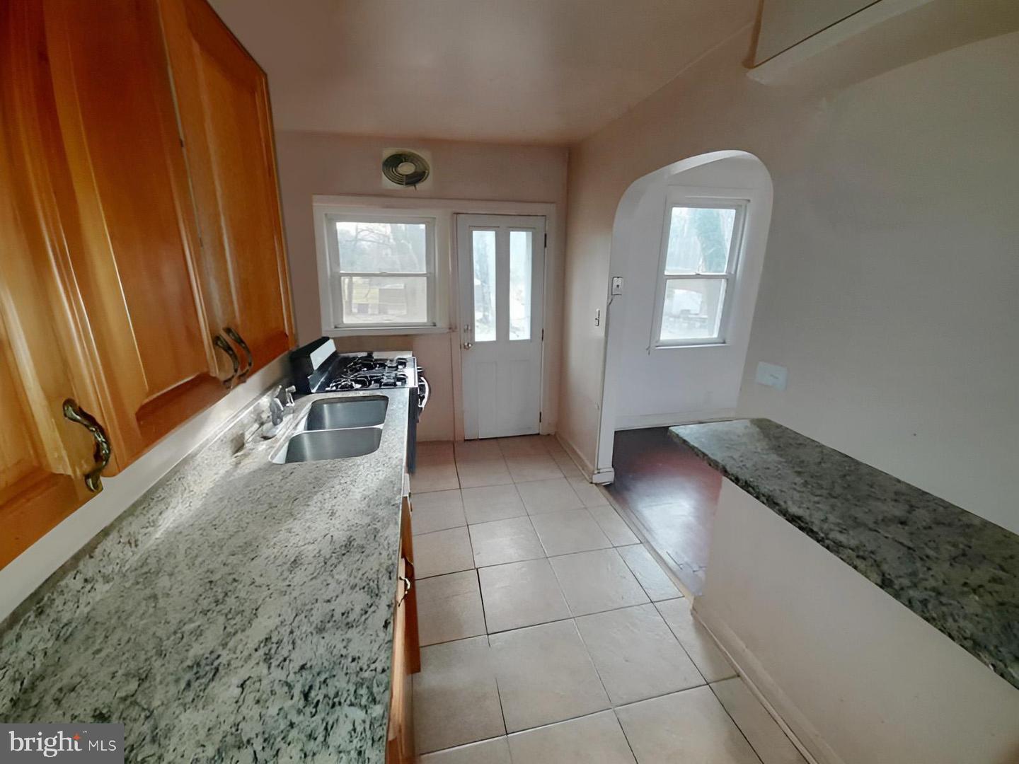 5619 Wesley Ave Property Photo 10