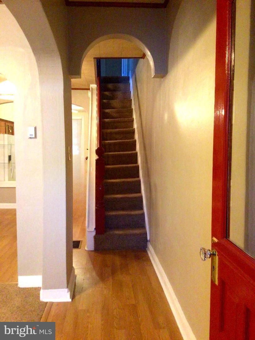 1615 Ramsay St Property Photo 3