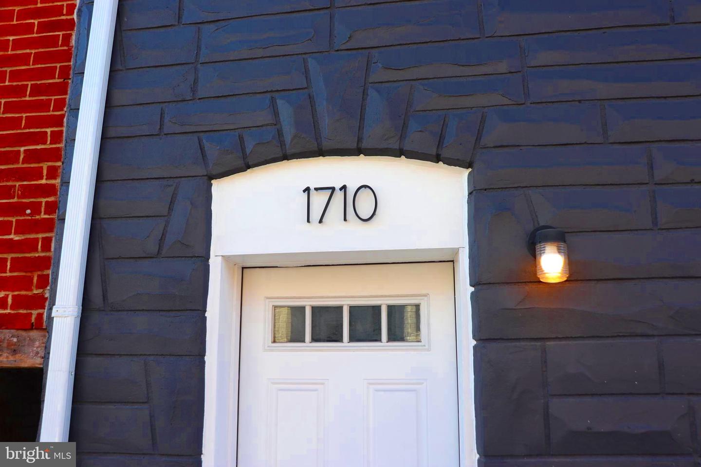 1710 Light St Property Photo 2