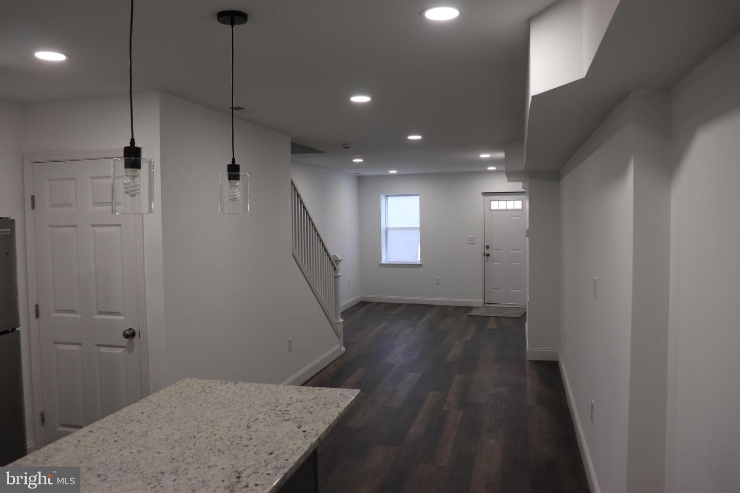 1710 Light St Property Photo 5