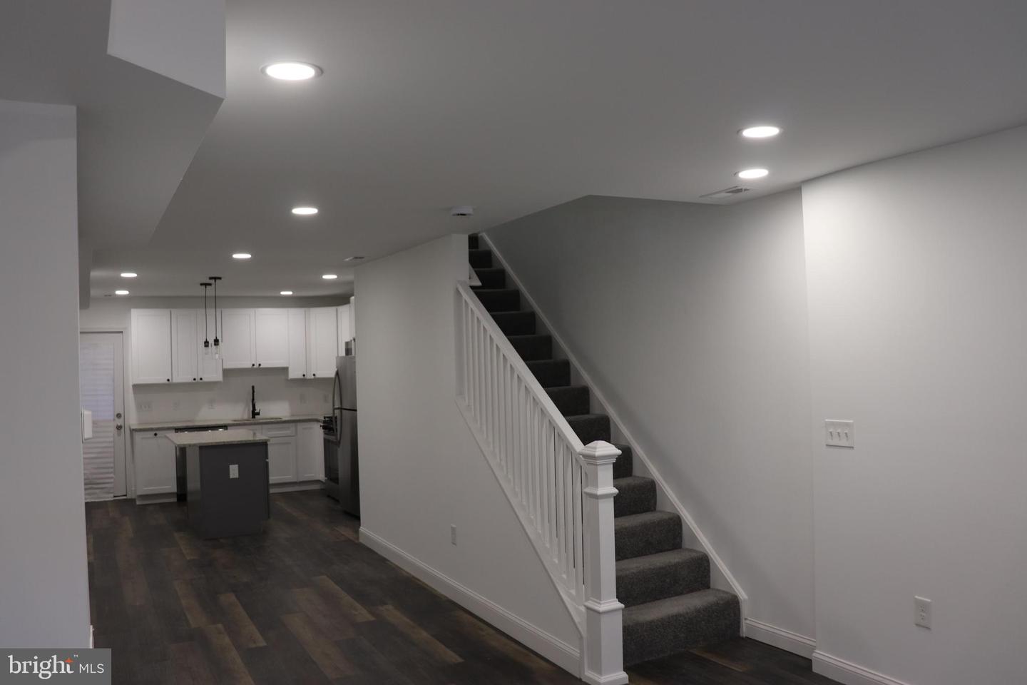 1710 Light St Property Photo 13
