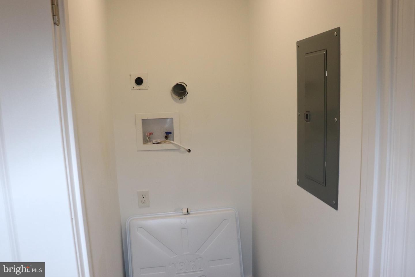 1710 Light St Property Photo 19