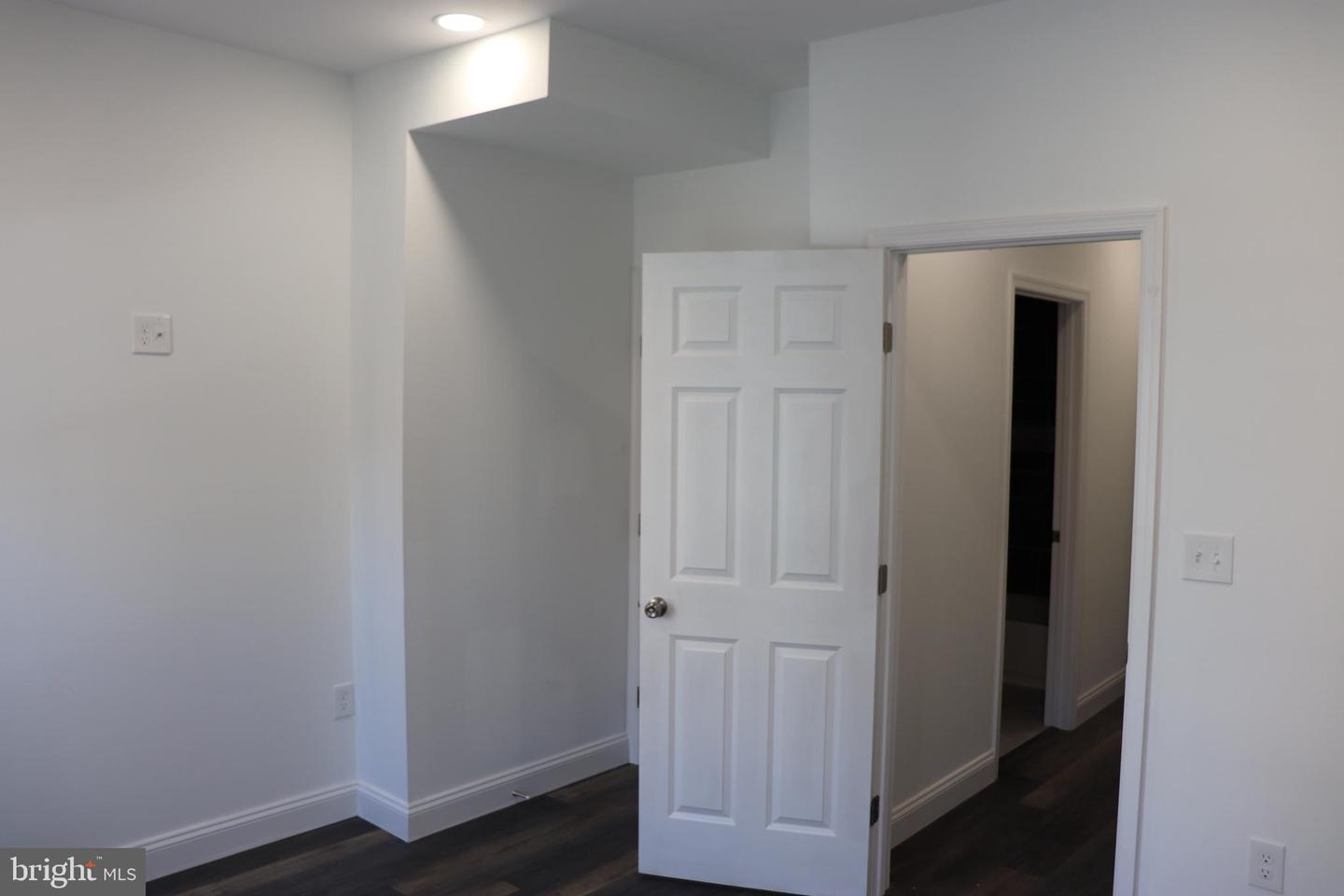 1710 Light St Property Photo 20