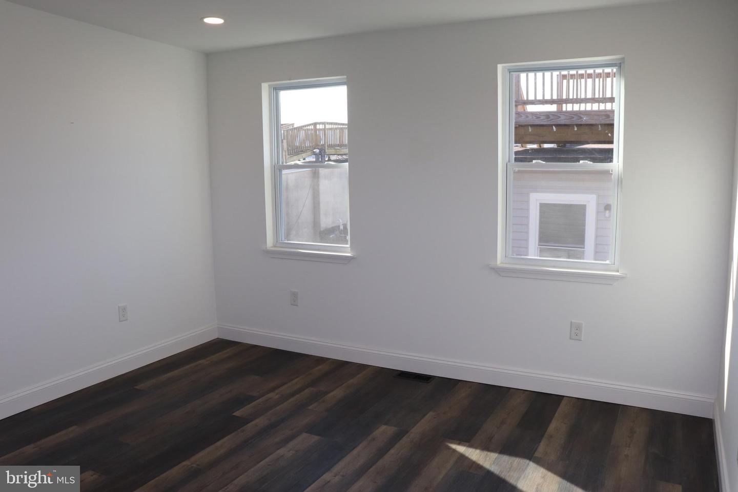 1710 Light St Property Photo 23