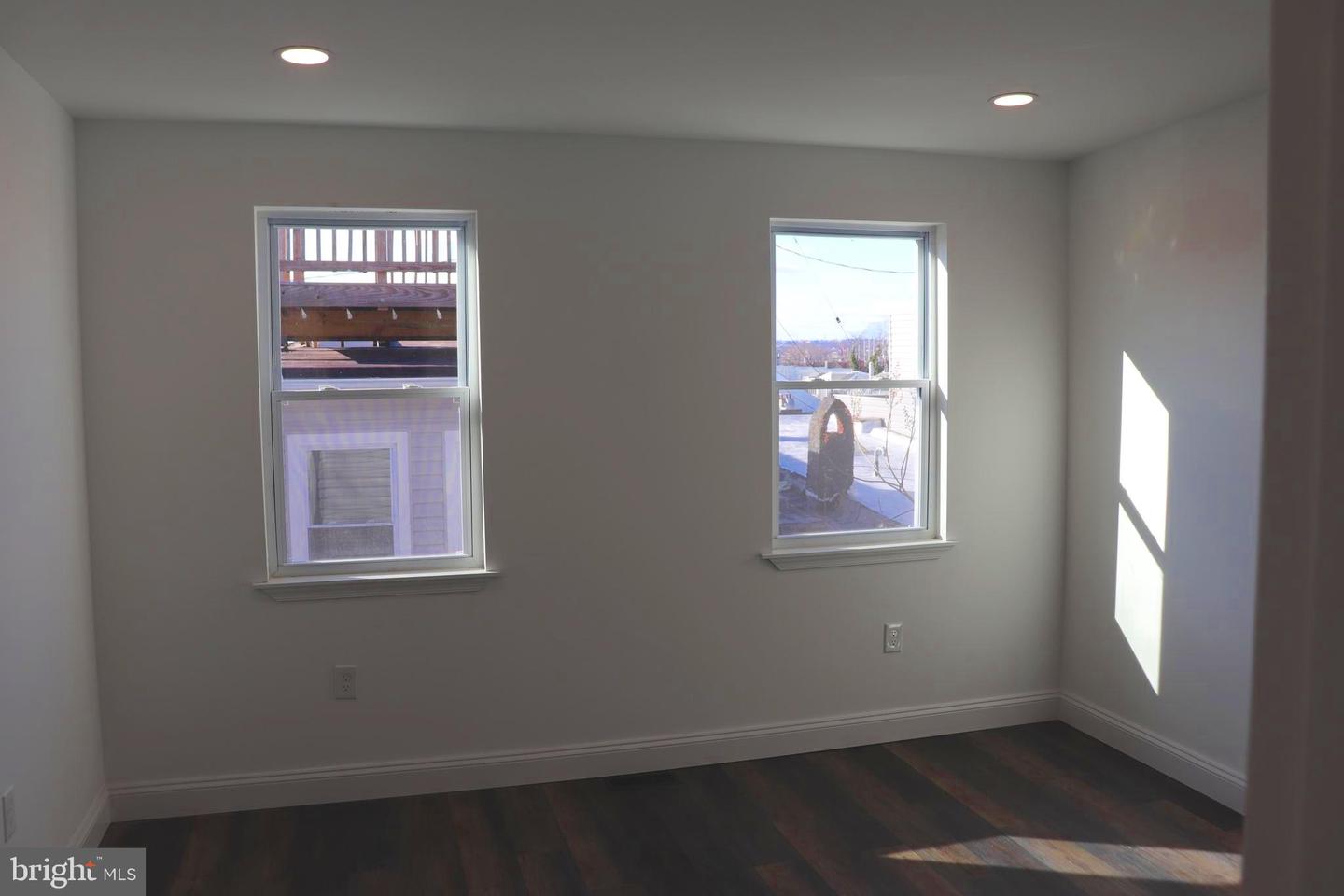 1710 Light St Property Photo 24