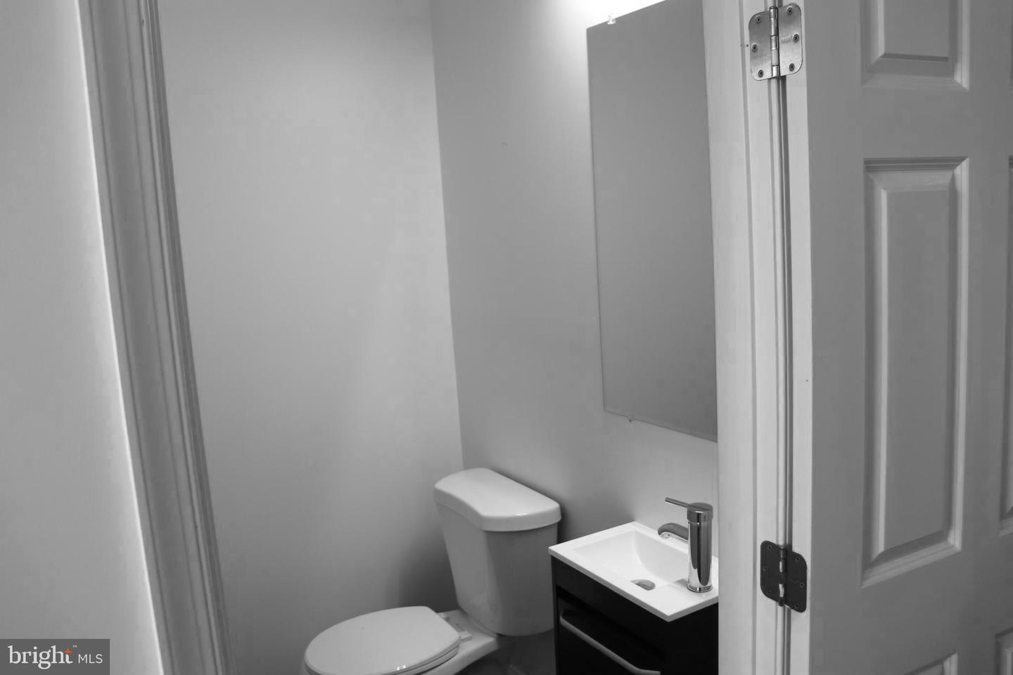 1710 Light St Property Photo 26