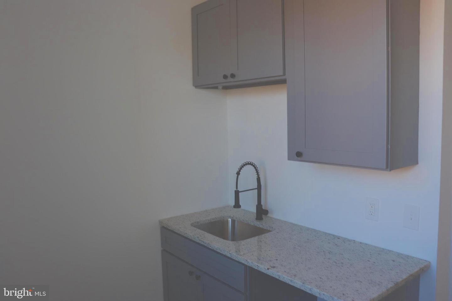 1710 Light St Property Photo 27