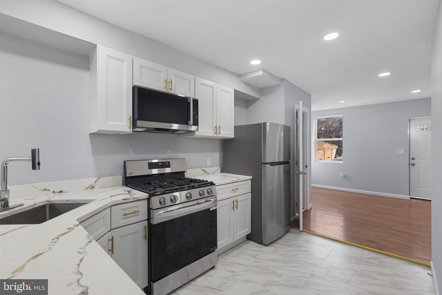 50 Stockton St Property Photo 8