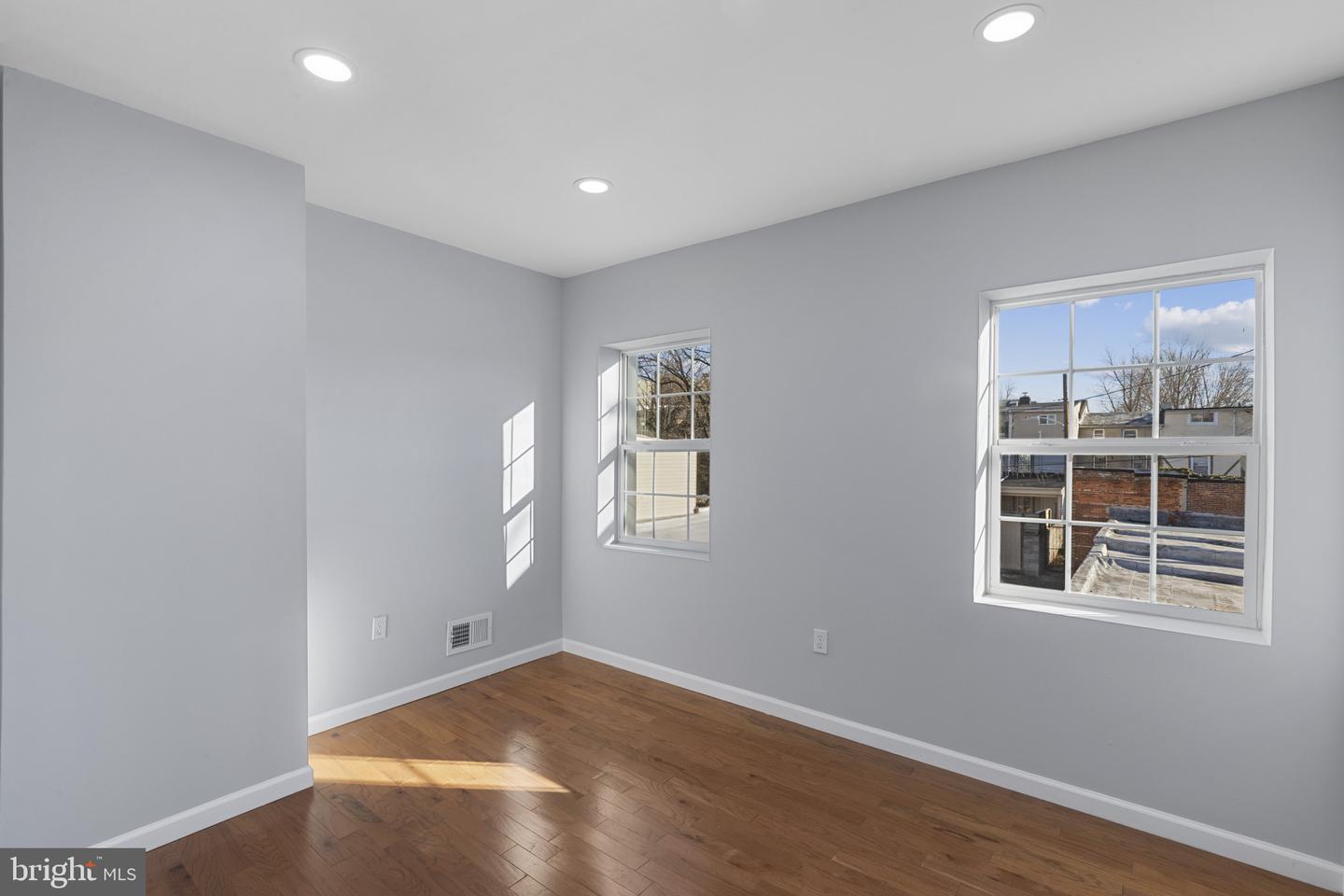 50 Stockton St Property Photo 17