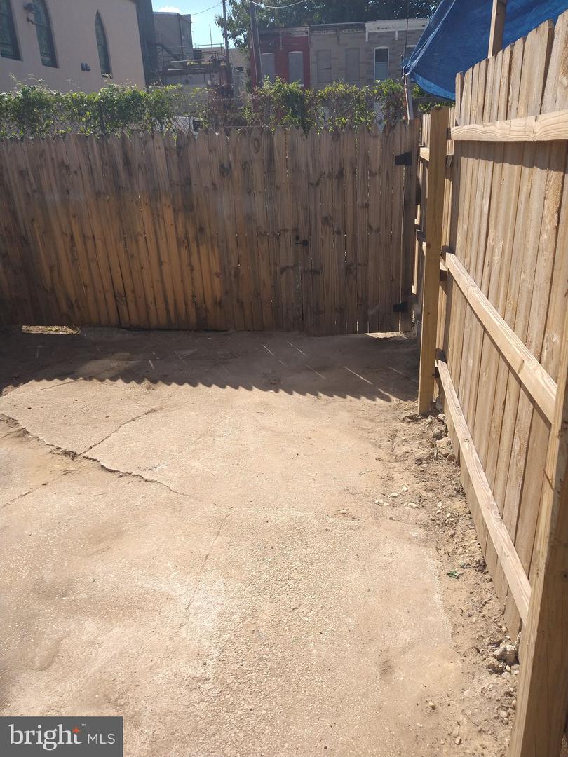 1304 Ensor St Property Photo 4