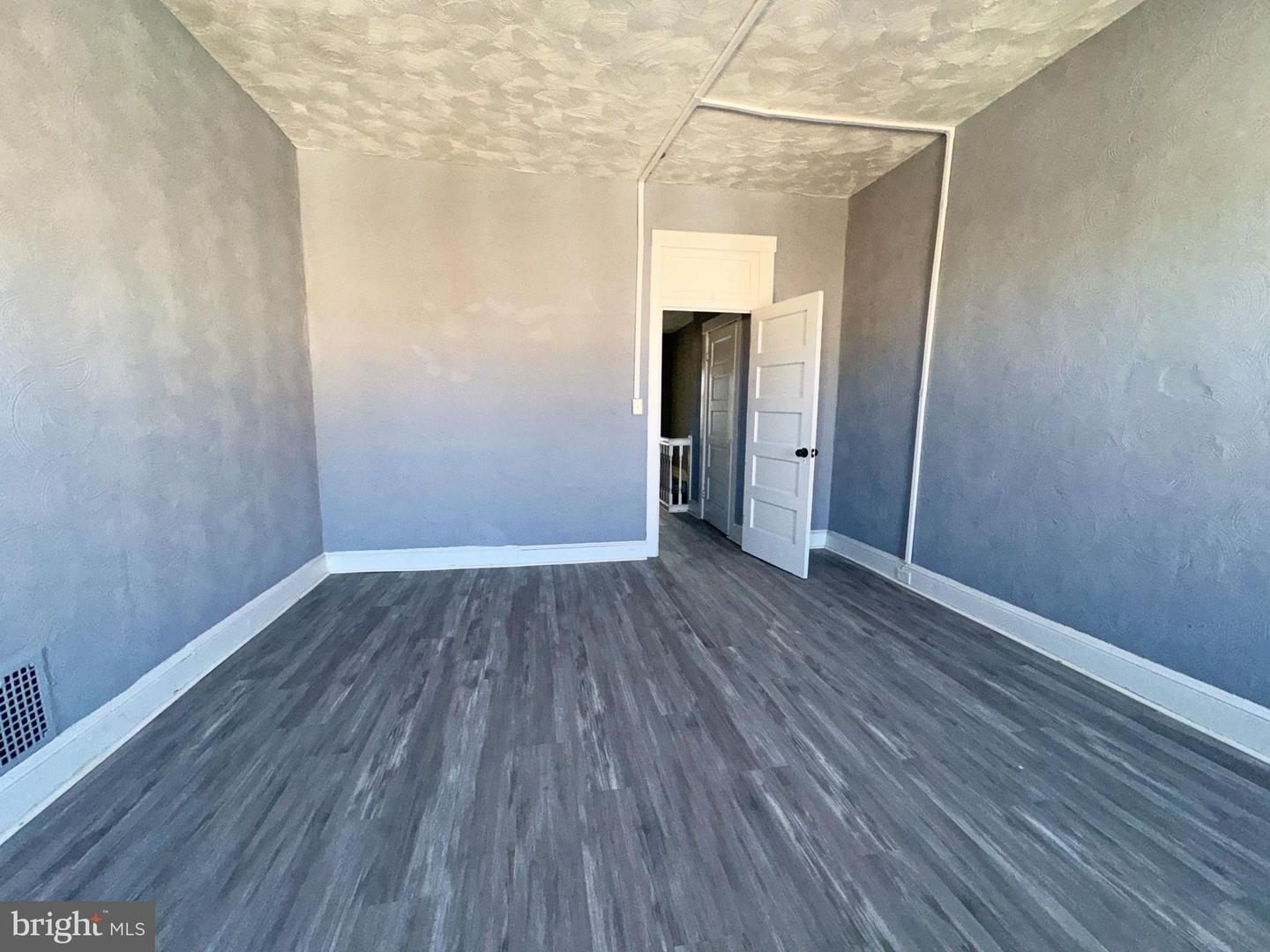 1687 Darley Ave Property Photo 15