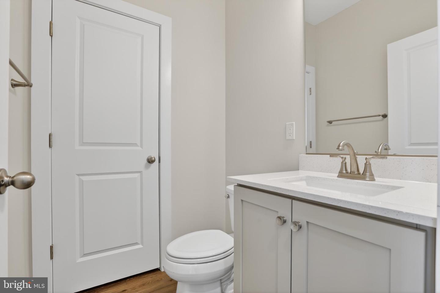 2719 Light St Property Photo 17