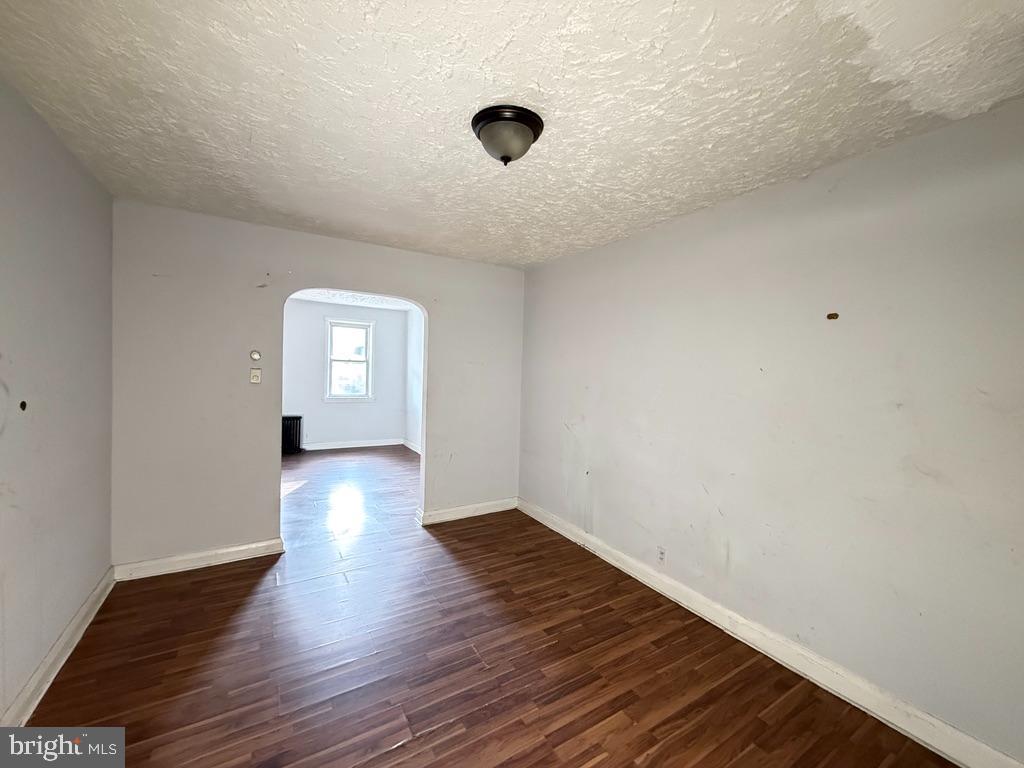 526 Sheridan Ave Property Photo 2
