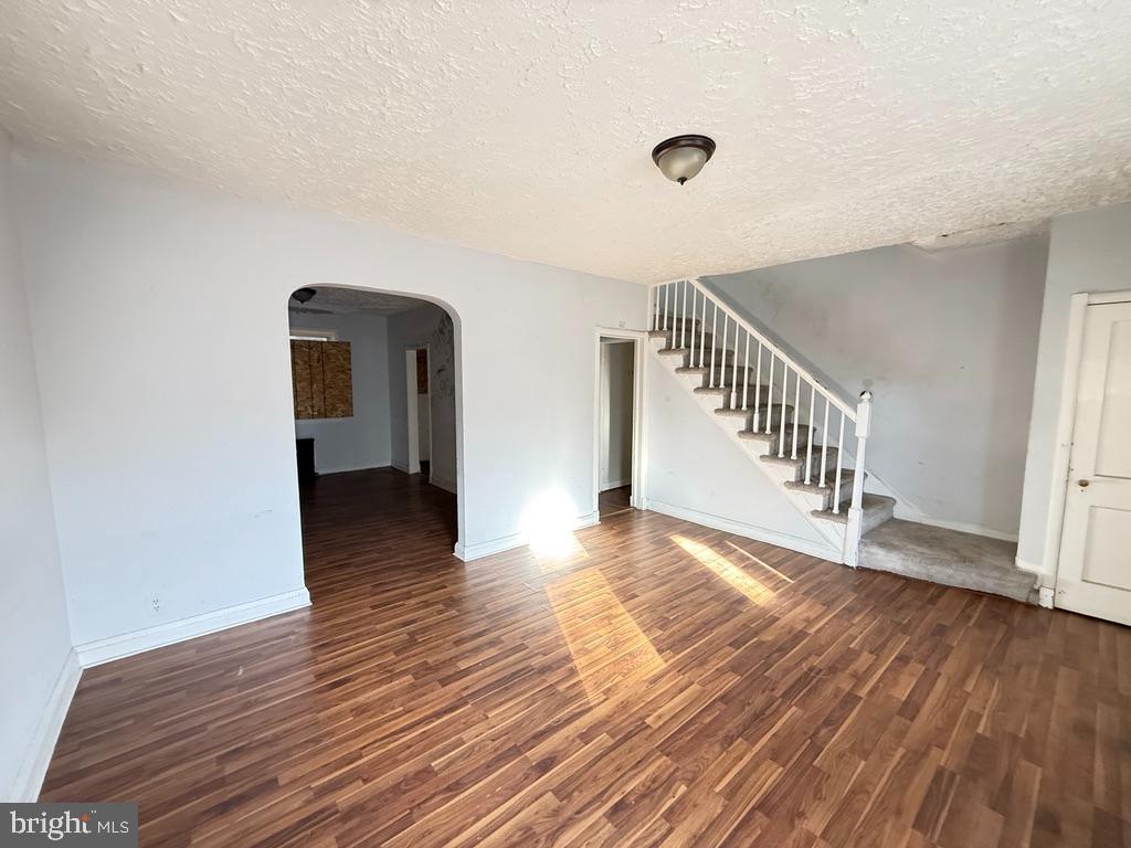 526 Sheridan Ave Property Photo 4