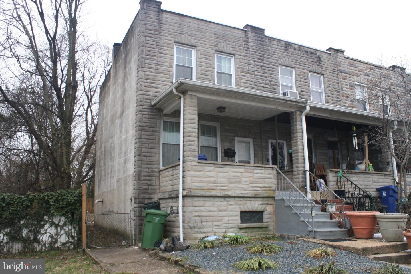 1918 PARKSLEY AVE Property Photo 1