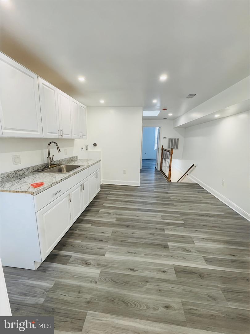 1729 N BOND ST Property Photo 1