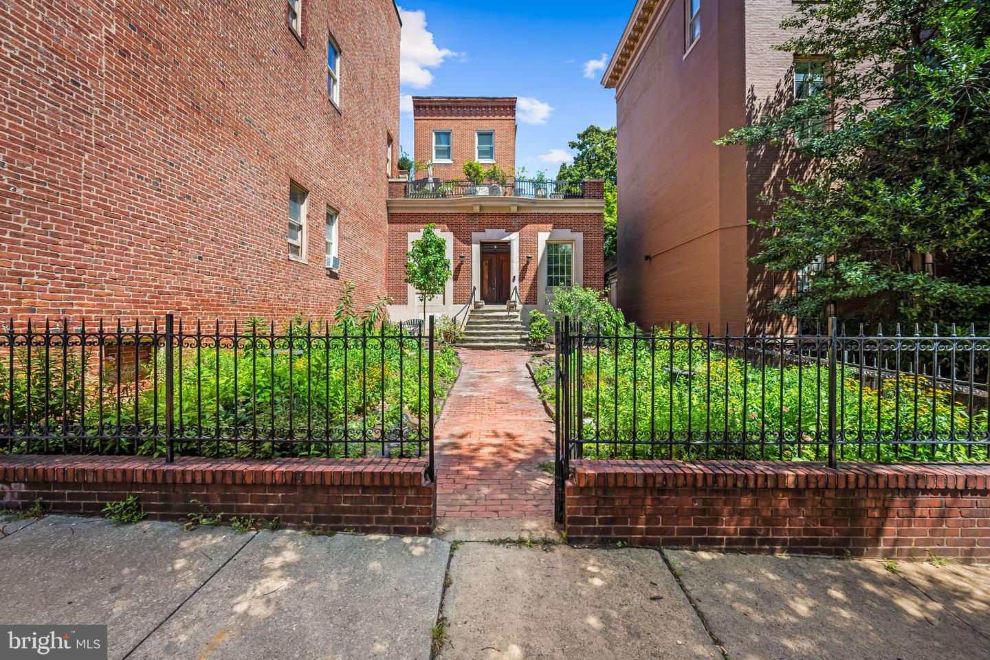 16 W Read St Property Photo 2