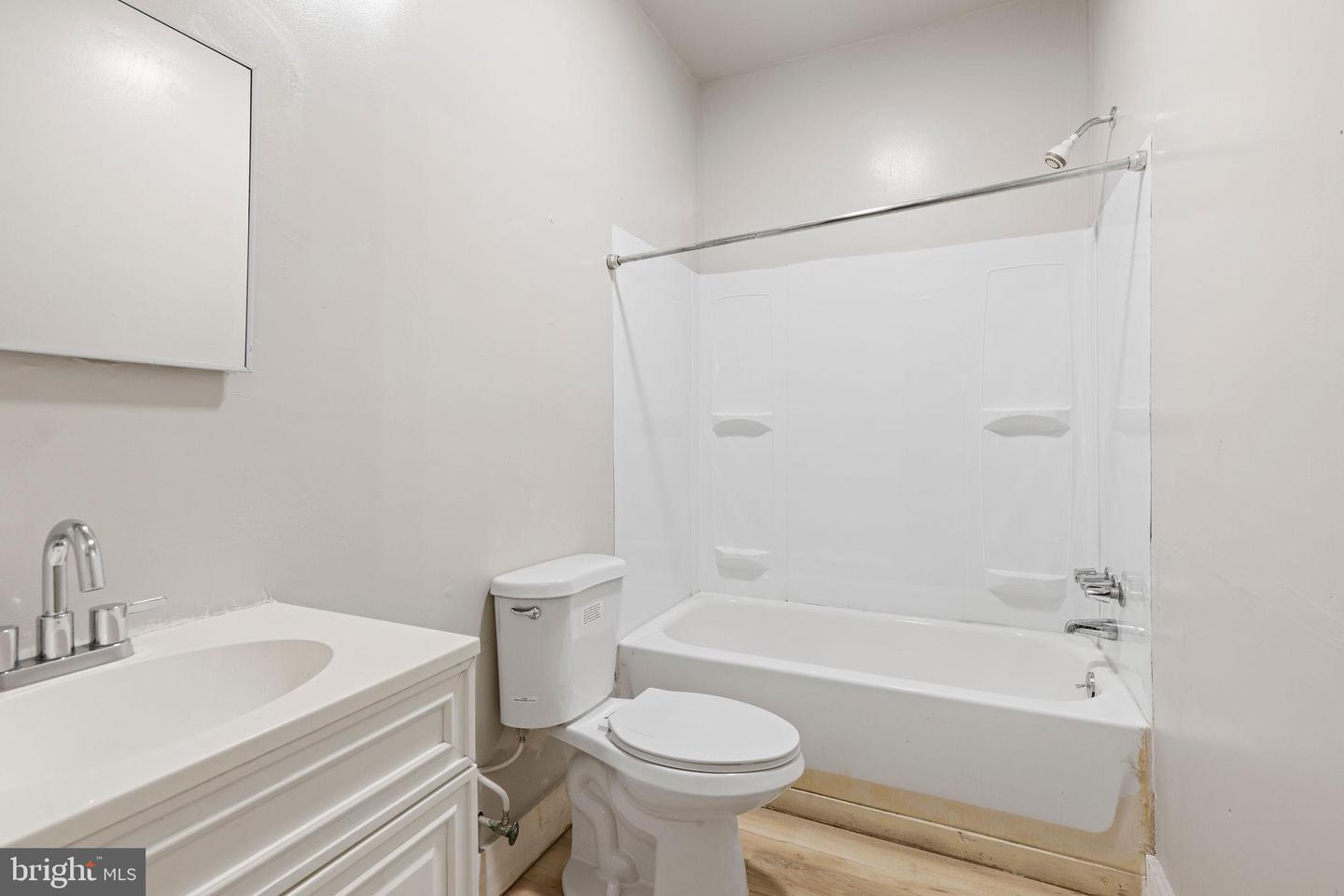 3003 Clifton Ave Property Photo 10