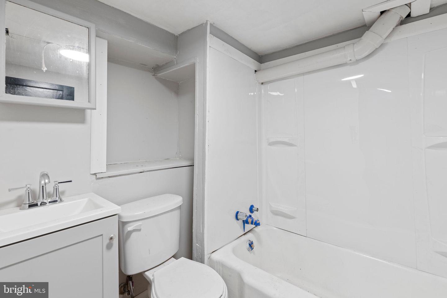 3003 Clifton Ave Property Photo 28