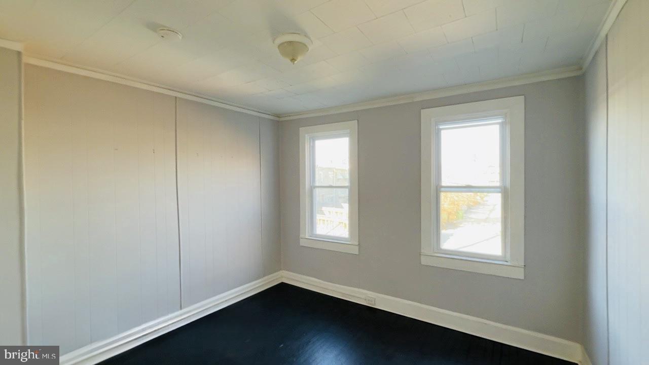 3102 E Fairmount Ave Property Photo 3