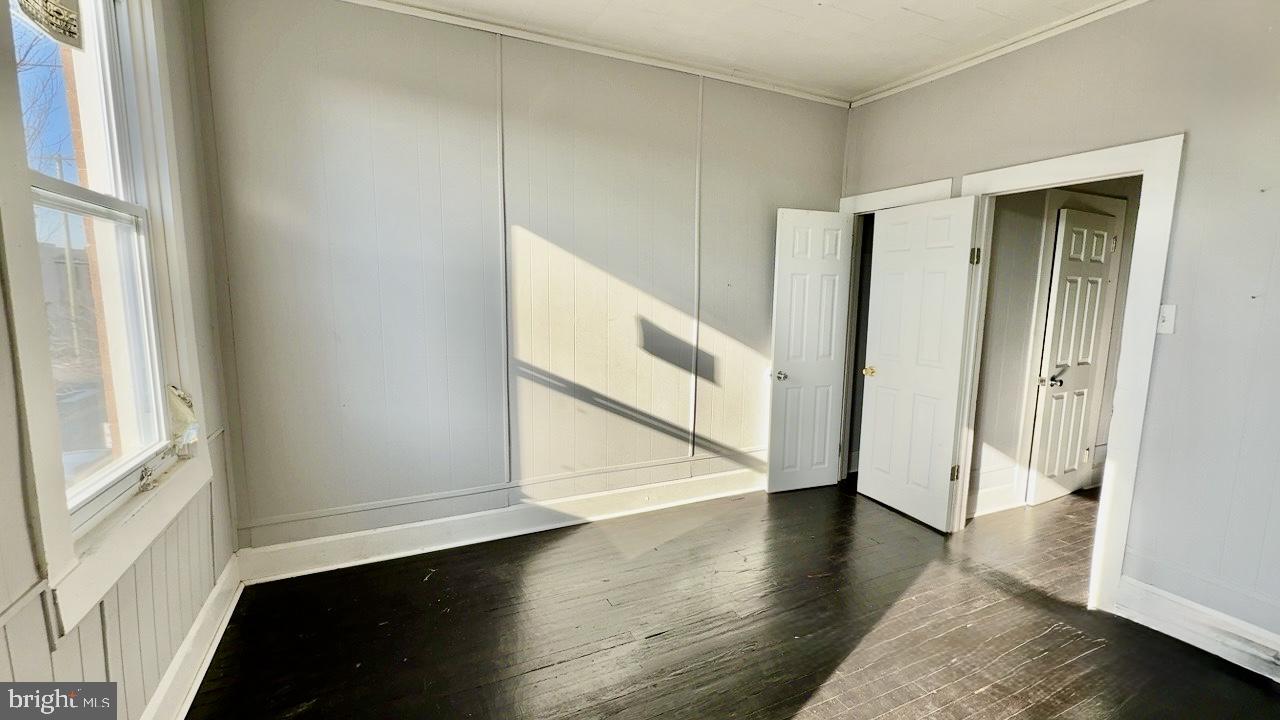 3102 E Fairmount Ave Property Photo 5