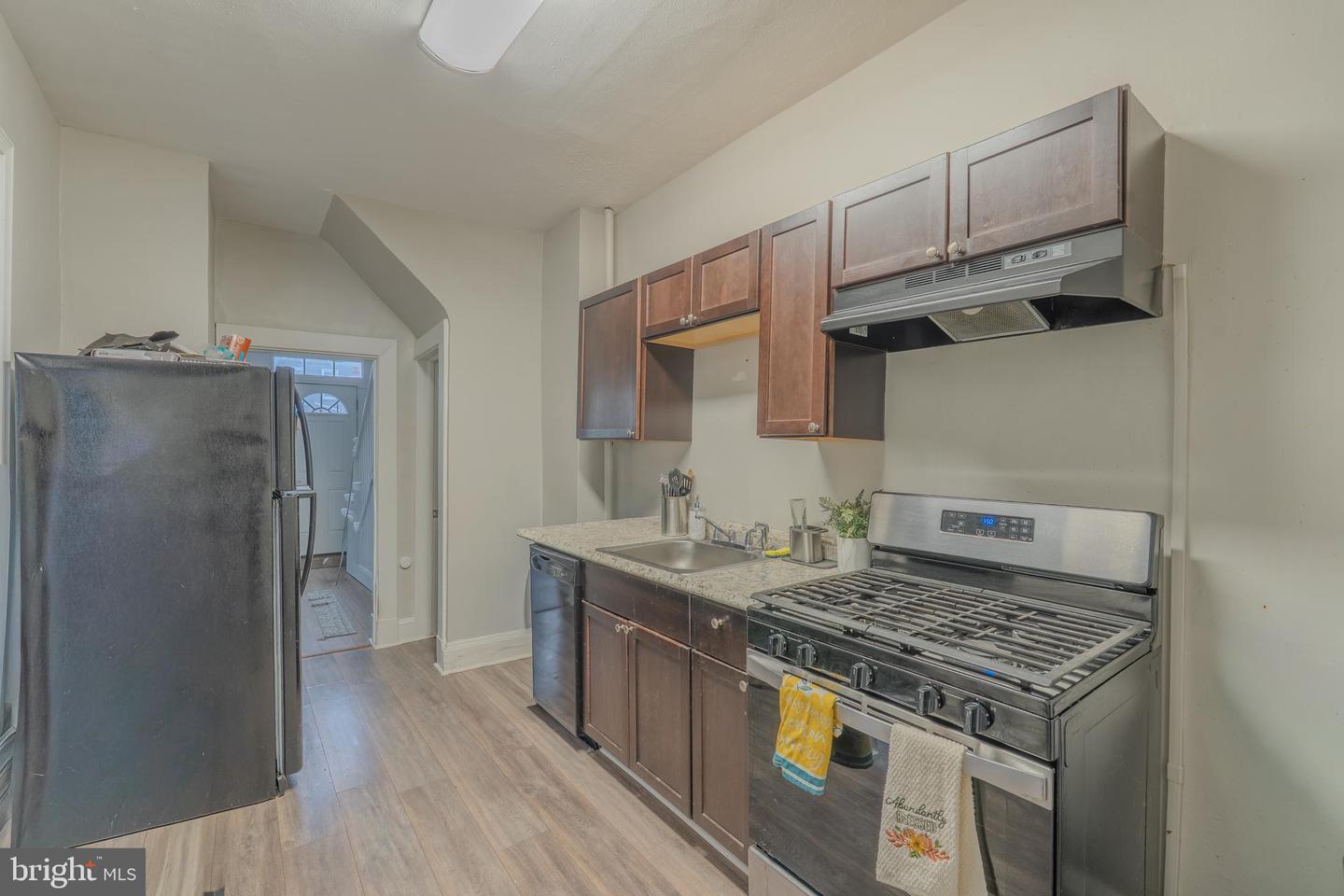 4909 Litchfield Ave Property Photo 8
