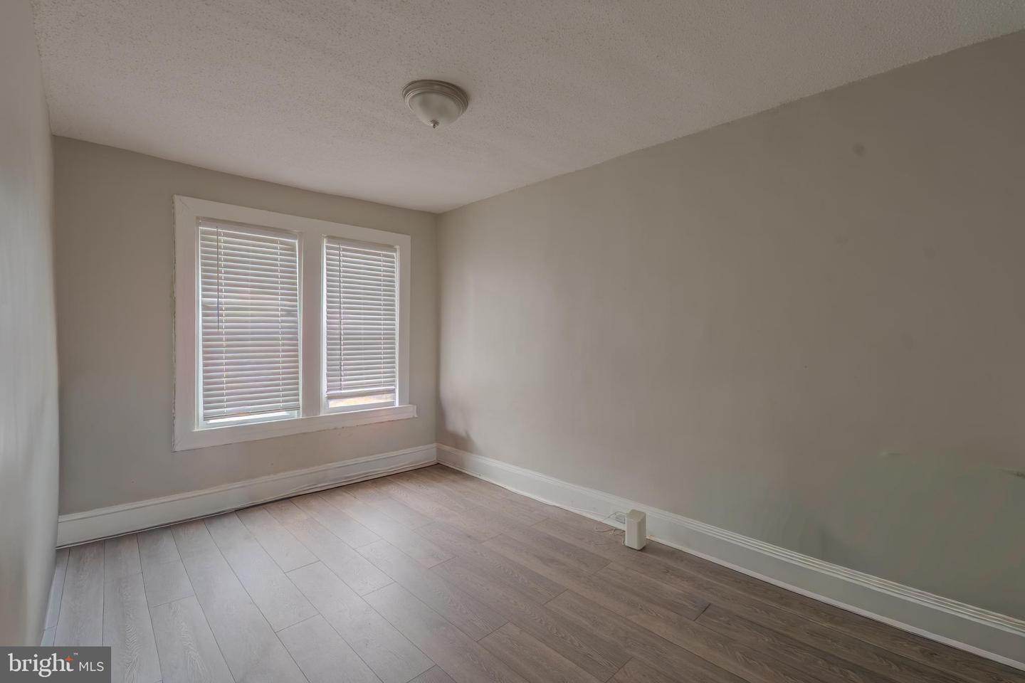 4909 Litchfield Ave Property Photo 13