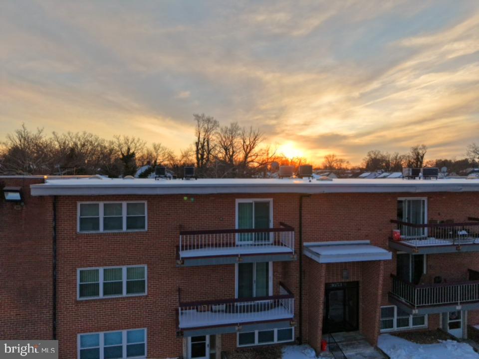 3651 Glengyle Ave #2f Property Photo 1