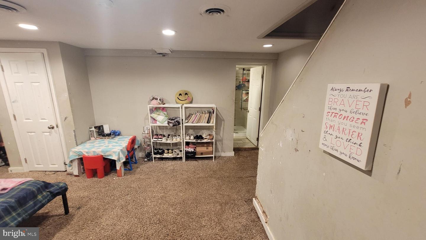 5105 Plymouth Property Photo 17
