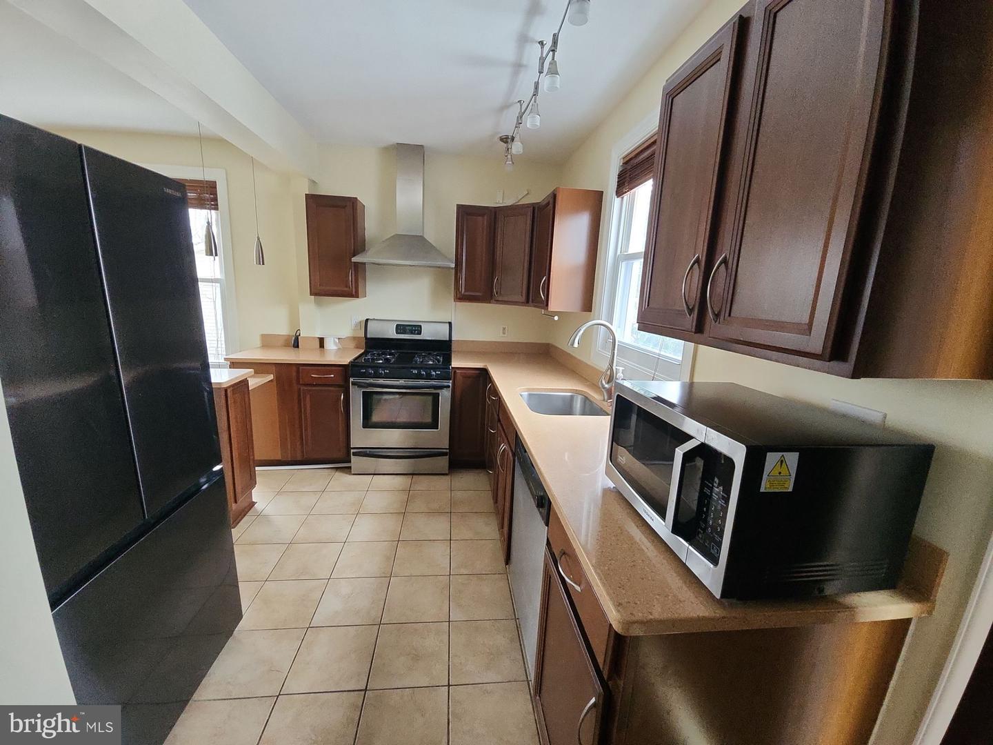 2804 Christopher Ave Property Photo 7