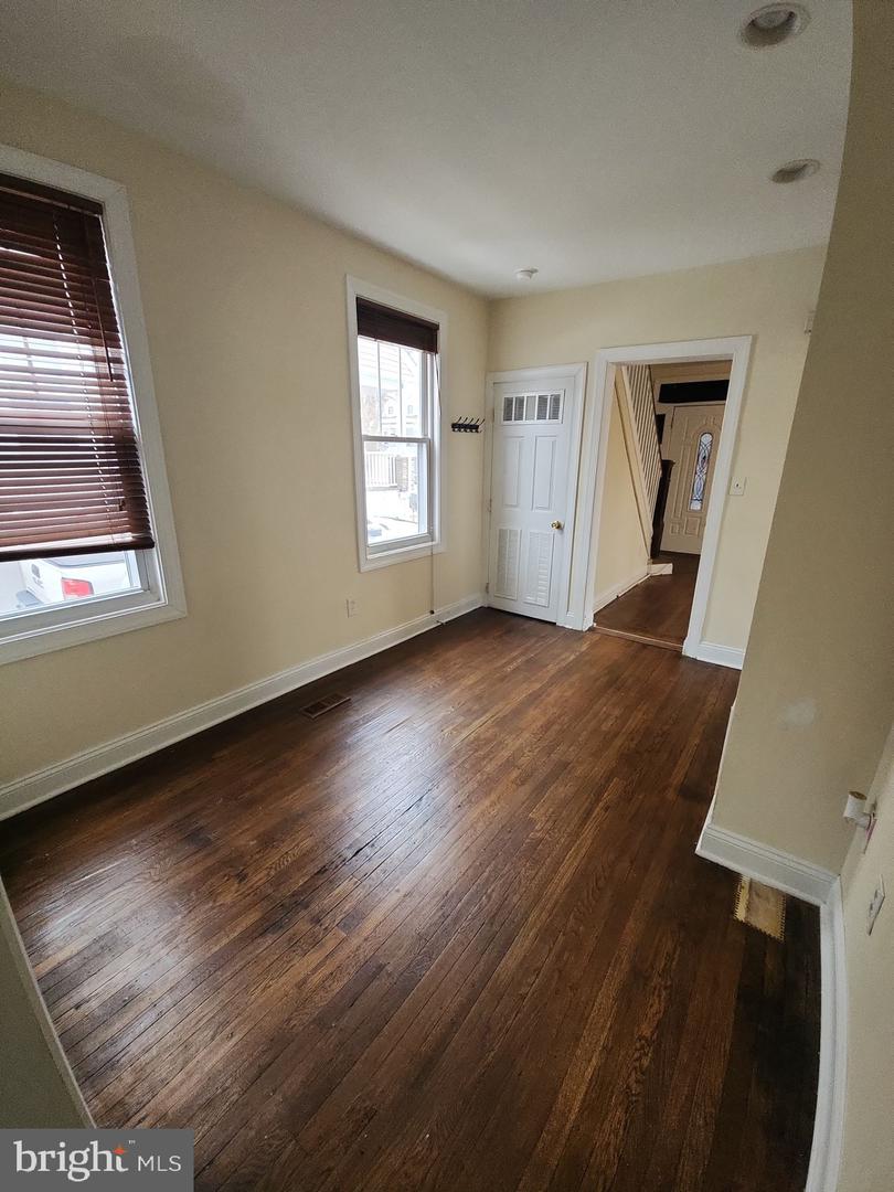 2804 Christopher Ave Property Photo 9