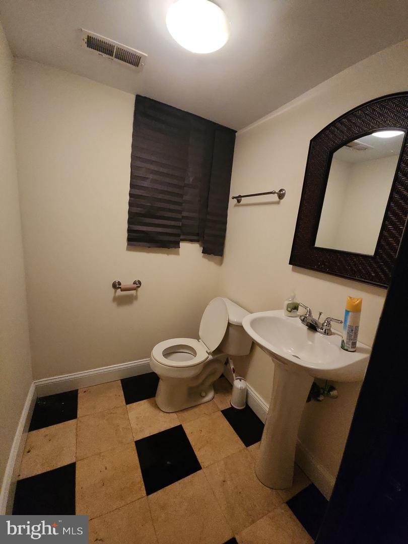 2804 Christopher Ave Property Photo 13